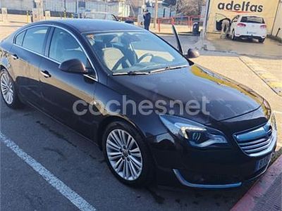 Usado Opel Insignia Excellence 140 HP (102 kW) 2015 Castanho Sedan