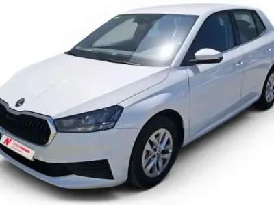Usado Skoda Fabia 95 CV (69 kW) 2022 Blanco Utilitario