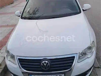 Używany VW Passat Advance 105 KM (77 kW) 2011 Biały Kombi