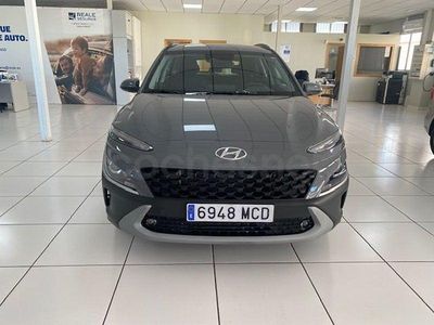 Usado Hyundai Kona 120 CV (88 kW) 2022 Gris / plata SUV