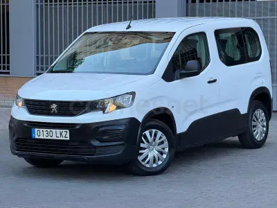 Usado Peugeot Rifter Access 100 CV (73 kW) 2020 Blanco Monovolumen