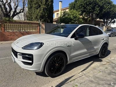 Usado Porsche Cayenne Coupe 470 CV (345 kW) 2025 Gris / plata Coupe
