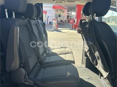 Mercedes V220