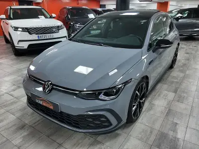 Usado VW Golf VIII R-line 150 CV (110 kW) 2022 Gris / plata Berlina