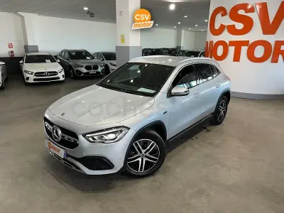 Usado Mercedes GLA250 Business 218 CV (160 kW) 2020 Gris / plata SUV