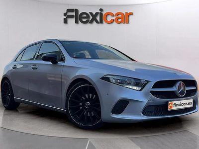Usado Mercedes A180 116 CV (85 kW) 2019 Gris Berlina