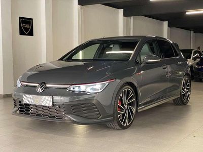 Usado VW Golf VIII GTI 300 CV (220 kW) 2022 Gris Utilitario