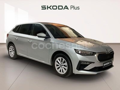Gris / plata Usado 2025 Skoda Scala Selection Utilitario | 23.600 € (Un poco caro)