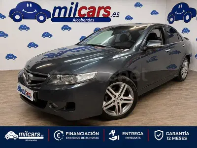 Usado Honda Accord Executive 140 CV (102 kW) 2007 Gris / plata Berlina