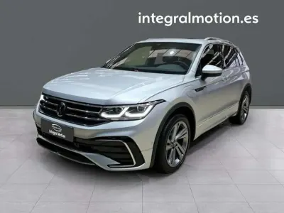 Usado VW Tiguan R-line 245 CV (180 kW) 2022 Gris SUV