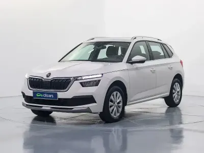 Usado Skoda Kamiq Ambition 110 CV (80 kW) 2021 Blanco SUV
