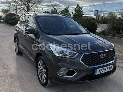 Usado Ford Kuga Vignale 176 CV (129 kW) 2019 Gris / plata SUV