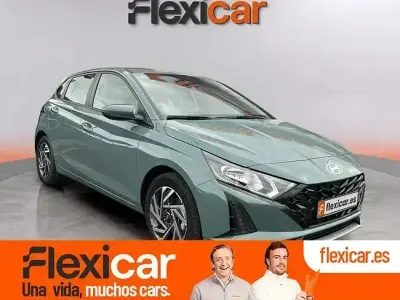 Usado Hyundai i20 100 CV (73 kW) 2025 Verde Utilitario