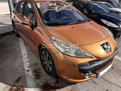 Usado Peugeot 207 90 CV (66 kW) 2006 Naranja Berlina