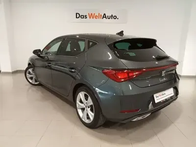 Usado Seat Leon FR 110 CV (80 kW) 2024 Gris Berlina