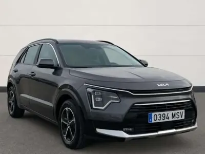 Usado Kia Niro 129 CV (94 kW) 2024 Gris SUV