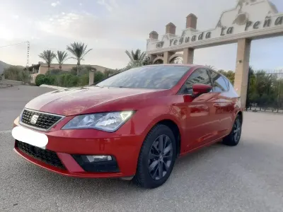Usado Seat Leon Reference 115 CV (84 kW) 2018 Rojo