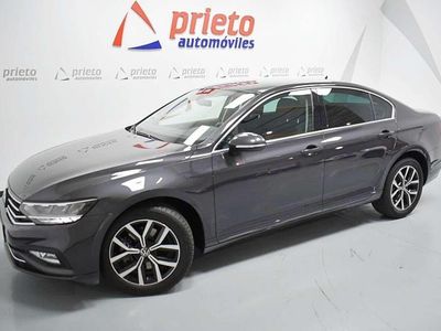 Usado VW Passat Executive 150 CV (110 kW) 2021 Gris Berlina
