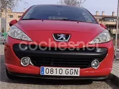 Usado Peugeot 207 95 CV (69 kW) 2008 Rojo Berlina