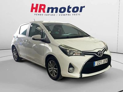 Usado 2015 Toyota Yaris Active | 8990 € (Buen precio)