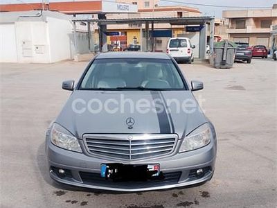 Usado Mercedes C200 Classic 122 CV (89 kW) 2008 Gris / plata Berlina