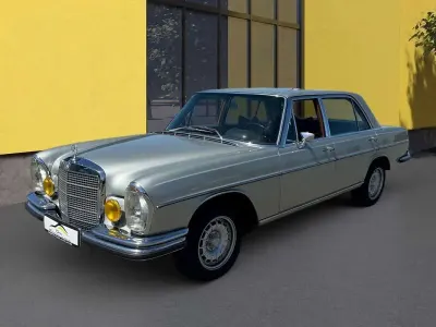 Usado Mercedes 300 200 CV (147 kW) 1971 Plateado Berlina