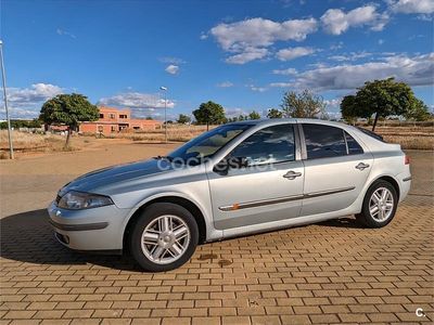Usado Renault Laguna II 194 CV (142 kW) 2001 Gris / plata Berlina