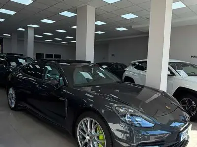 Usado Porsche Panamera 4