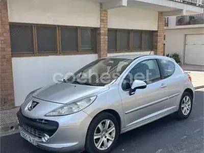 Usado Peugeot 207 Sport 120 CV (88 kW) 2009 Gris / plata Berlina