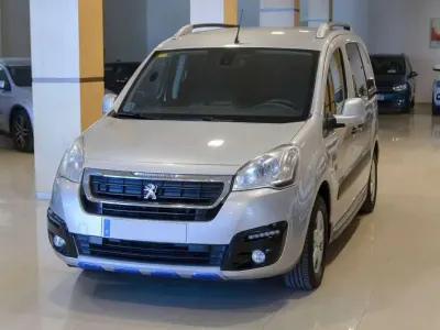 Usado Peugeot TePee Outdoor 91 CV (66 kW) 2015 Gris Van