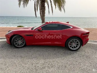 Usado Jaguar F-Type R-Dynamic 300 CV (220 kW) 2018 Rojo Coupe
