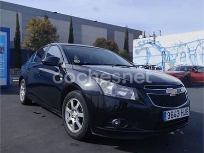 Usado Chevrolet Cruze LT 163 CV (119 kW) 2012 Negro Berlina
