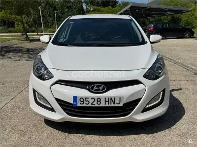 Usado Hyundai i30 Base 90 CV (66 kW) 2012 Blanco Berlina