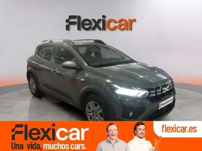 Usado Dacia Sandero Expression 91 CV (66 kW) 2023 Gris Utilitario