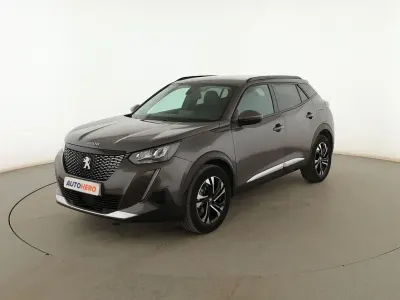 Usado Peugeot 2008 Allure 131 CV (96 kW) 2020 Gris SUV
