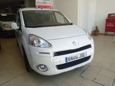 Usado Peugeot TePee Access 92 CV (67 kW) 2015 Blanco Van