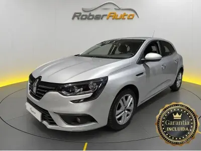 Usado Renault Mégane IV Bose Edition 110 CV (80 kW) 2018 Gris Berlina