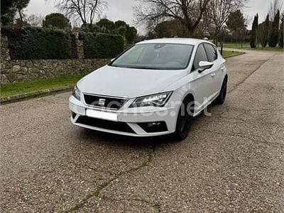 Usado Seat Leon Style 150 CV (110 kW) 2017 Blanco Berlina
