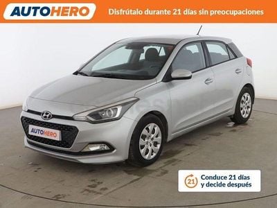 Usado Hyundai i20 75 CV (55 kW) 2016 Gris Utilitario