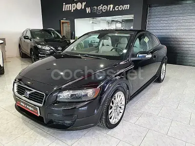 Usado Volvo C30 Summum 115 CV (84 kW) 2012 Negro Utilitario