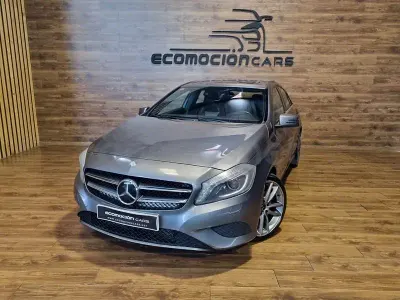 Usado Mercedes A200 Style 136 CV (100 kW) 2013 Gris / plata Utilitario