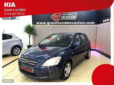 Usado Kia Ceed 90 CV (66 kW) 2008 Azul Utilitario