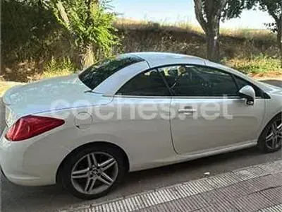 Usado Peugeot 308 CC Active 112 CV (82 kW) 2011 Blanco Descapotable