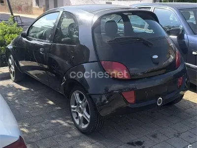 Usado Ford SportKa 95 CV (69 kW) 2006 Negro Utilitario