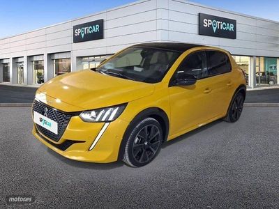 Usado Peugeot 208 GT 100 CV (73 kW) 2022 Amarillo Utilitario