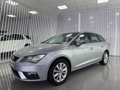Usado Seat Leon Style 115 CV (84 kW) 2019 Gris / plata Familiar