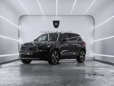 Usado Volvo XC40 Inscription 150 CV (110 kW) 2019 Gris / plata SUV