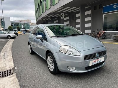 Gris / plata Usado 2005 Fiat Grande Punto Dynamic Utilitario | 3290 € (Precio justo)