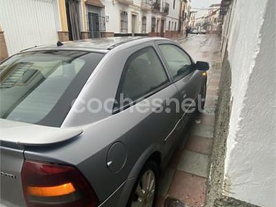 Usado Opel Astra Edition 80 CV (58 kW) 2004 Gris / plata Berlina