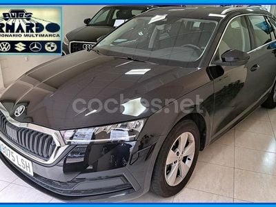 Negro Usado 2021 Skoda Octavia Ambition Familiar | 17.500 € (Super precio)
